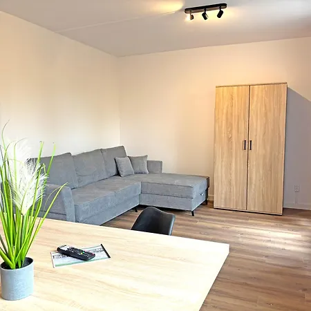Yipy - Halle Apartment