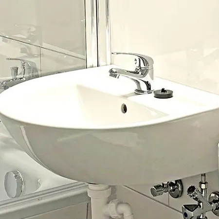 Yipy - Halle Apartment *